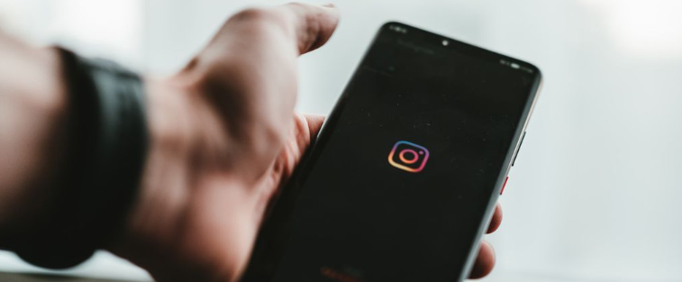Imagem Exclusão Arbitrária de Conta no Instagram: Direito do Consumidor e Indenização por Prejuízos