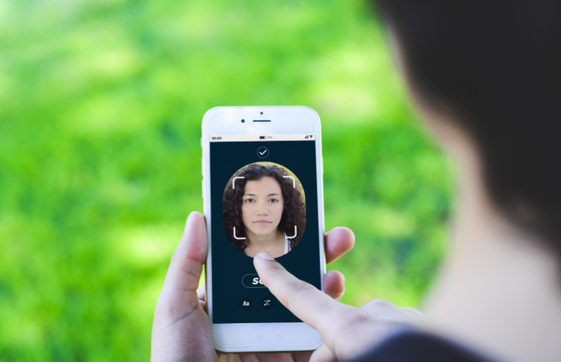 Imagem Tribunal Reconhece Falha Bancária em Empréstimo Fraudulento com Biometria Facial Divergente